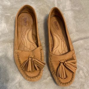 Born suede tan tassel loafer flats